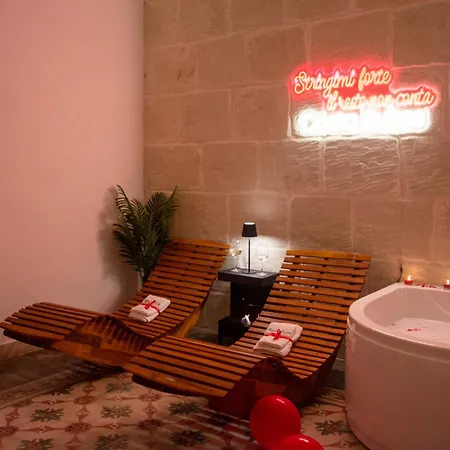 בית נופש Hesperia - Jacuzzi & Garden Corigliano dʼOtranto
