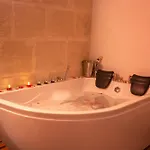Hesperia - Jacuzzi & Garden 펜션